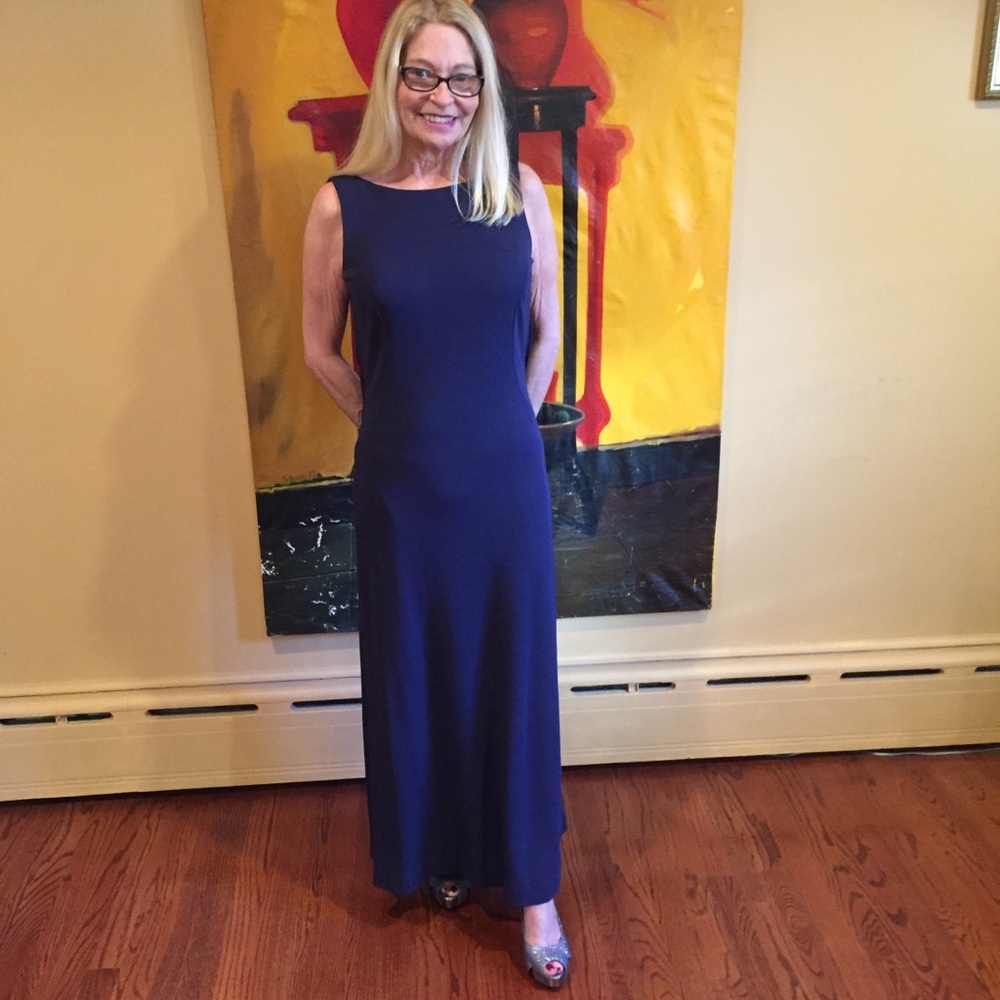 Make an offer on this Stunning midnight blue gown.
